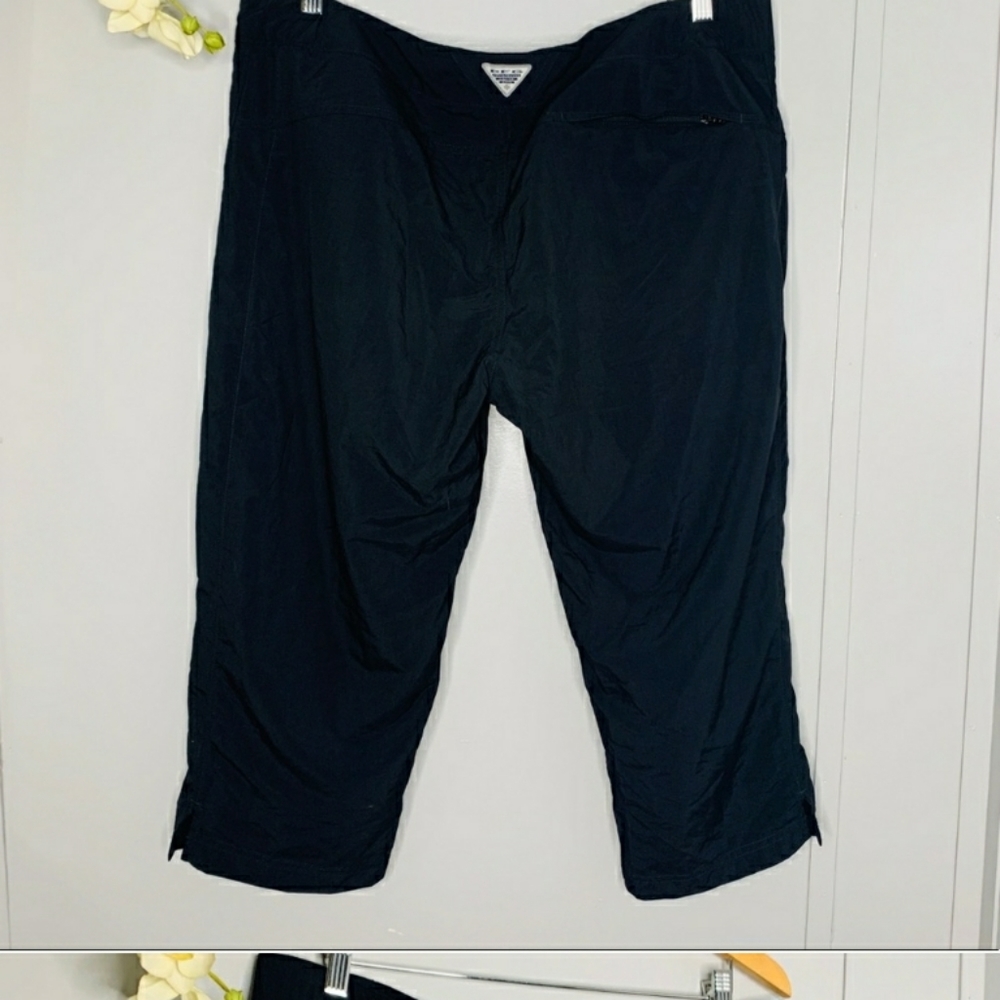 Columbia PFG Capri pants, size large